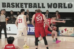 主场哨吗？赵睿被吹进攻犯规，五犯下场！但这动作看着还好啊？