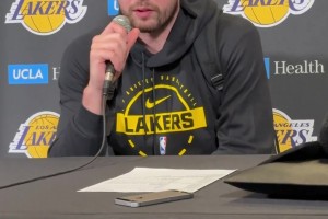 一打湖人就爆发？穆雷：我上一场拿了45分，不是对湖人才这样