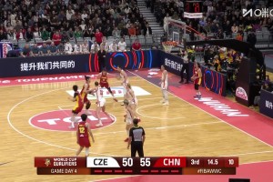 这记配合真帅啊！杨舒予吸引防守送妙传，助飞韩旭空接上篮！