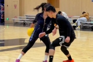 詹姆斯：好好好！9连胜终结了你们才出来是吧？！