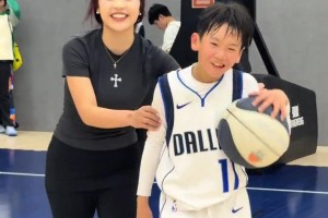 揭秘里弗斯绝杀夜的湖人更衣室 -老詹差点中招 😂..