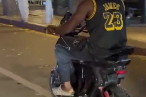 被马刺紧追一个赛季！以赛亚·乔：我们的目标就是成为第一！